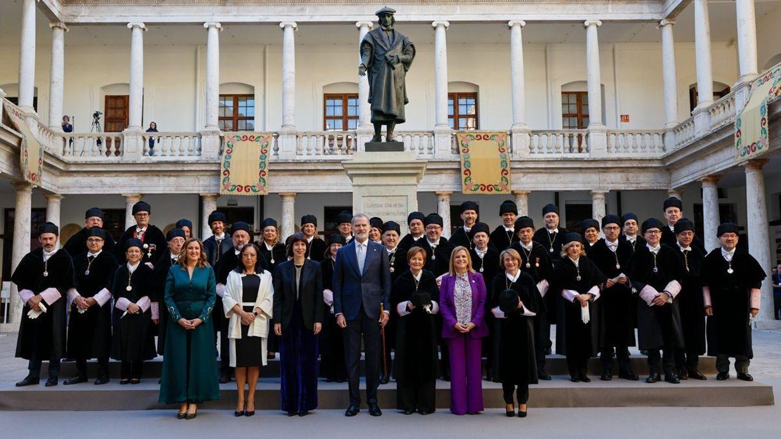El rei presidix l'obertura del curs universitari