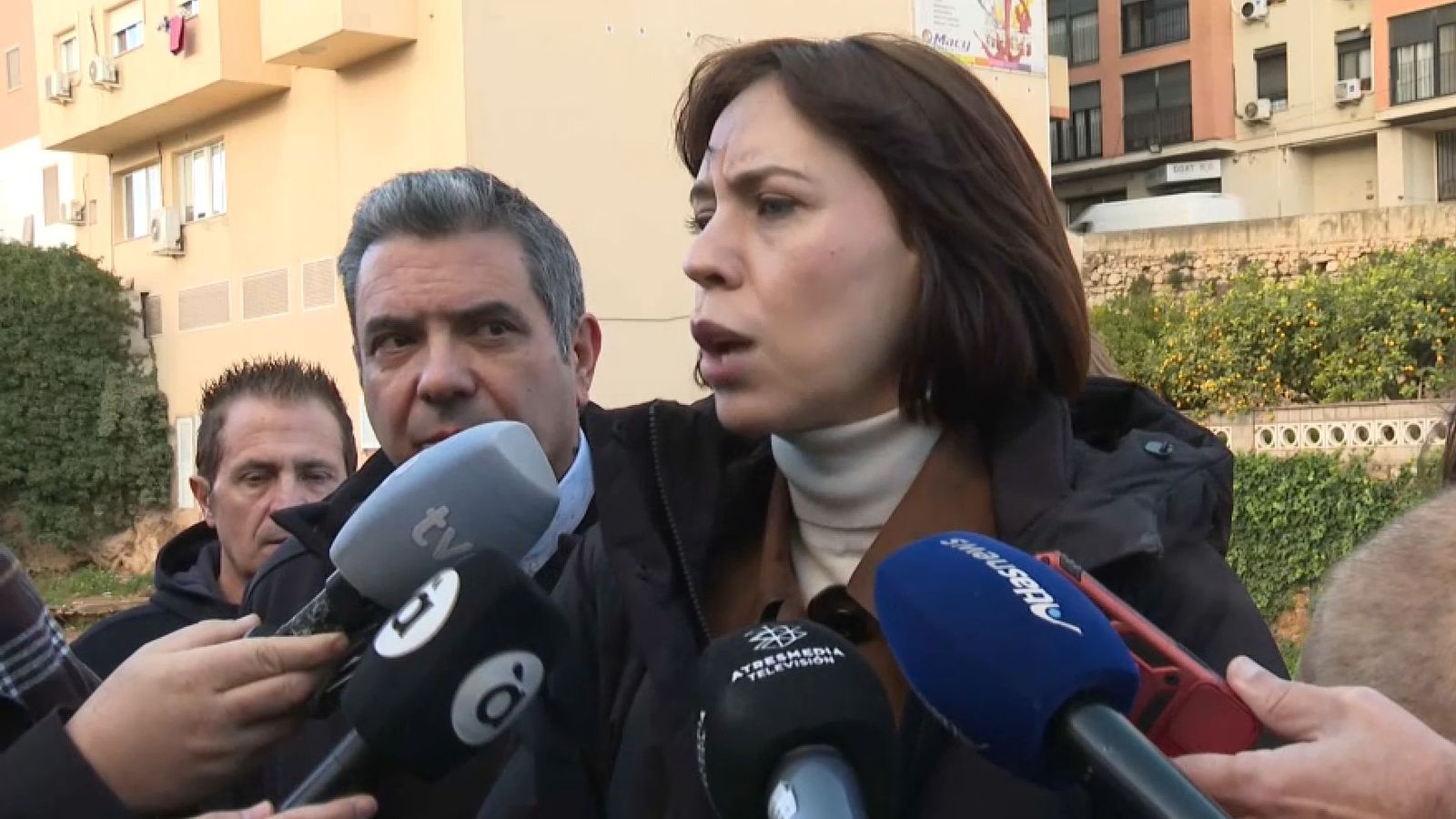 Diana Morant atén els mitjans de comunicació este dijous a Chiva