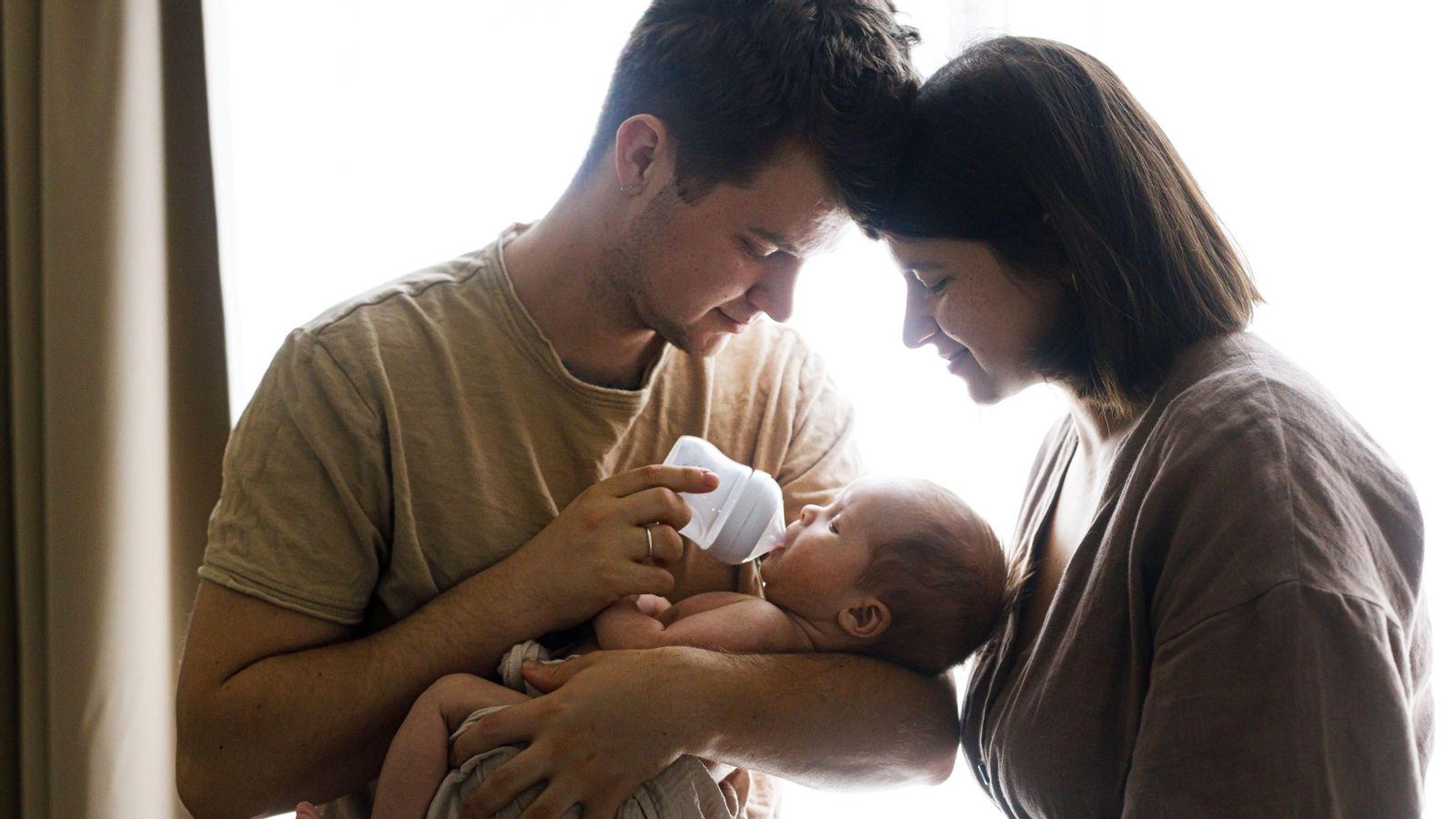 El primer any de vida d'un xiquet suposa una despesa de vora 11.000 euros