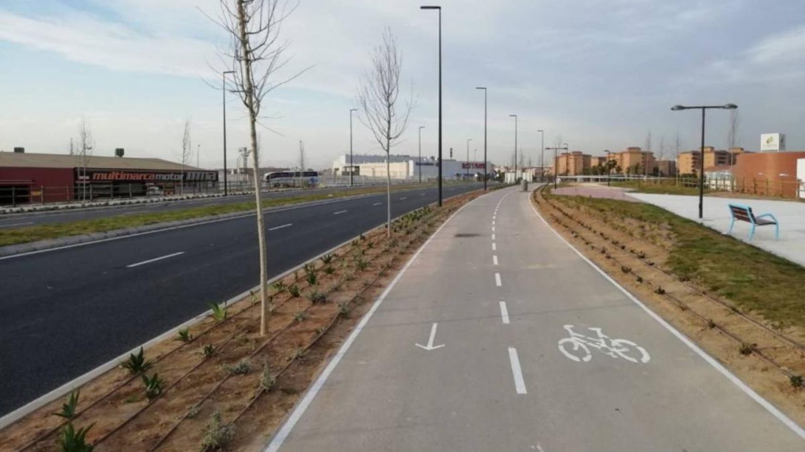 El nou trajecte té una llargària d'un quilòmetre i mig de doble calçada, carril bici, voreres amples i zones enjardinades