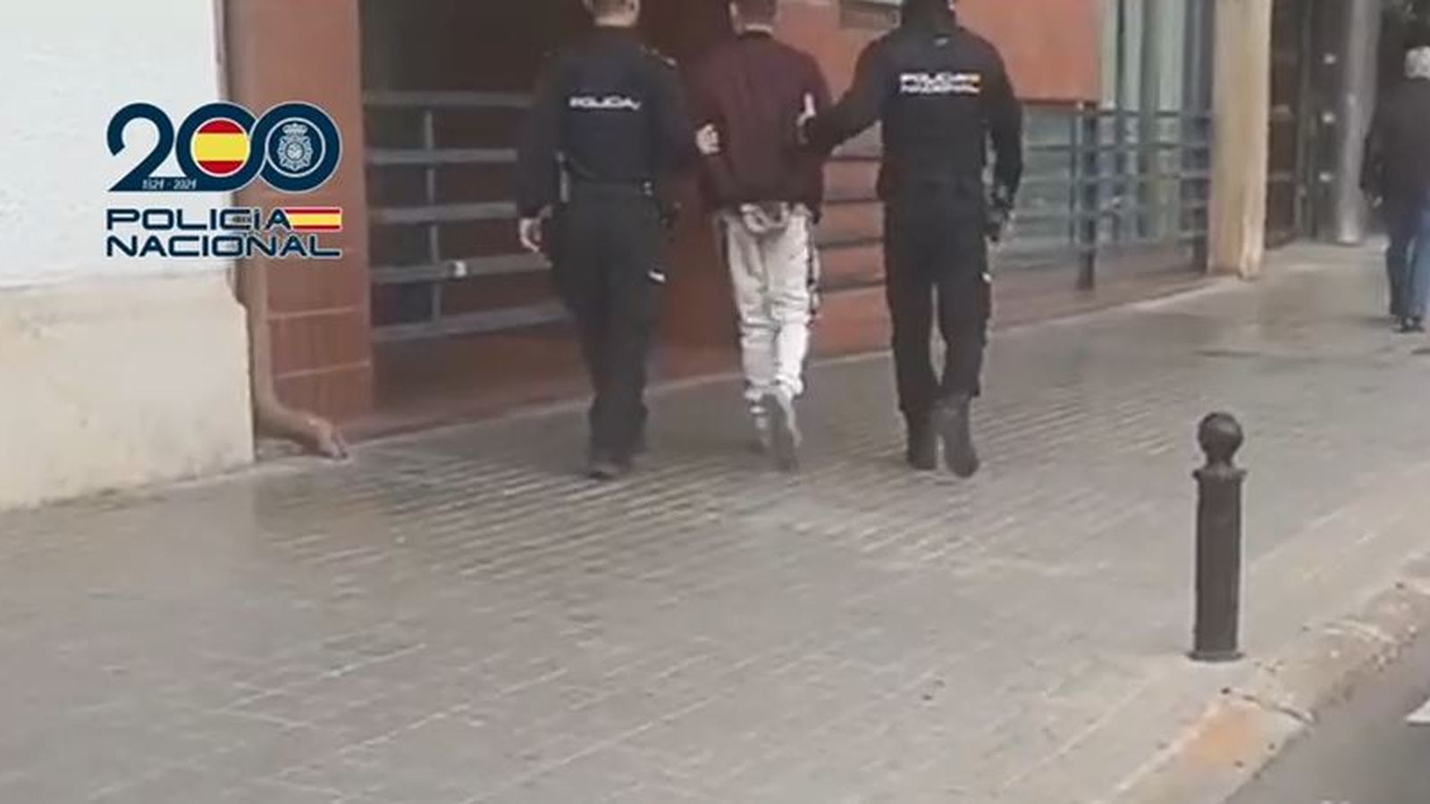 Detenció d'un home de 20 anys com a presumpte autor d'un delicte d'incendi i danys als Orriols