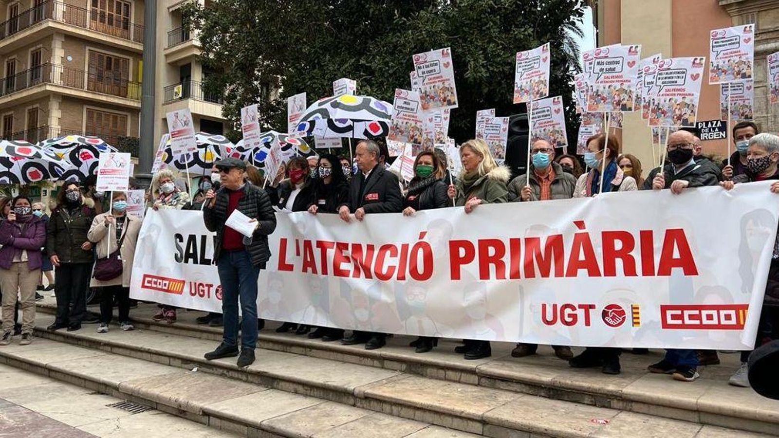 Concentració a la ciutat de València en defensa de l'Atenció Primària