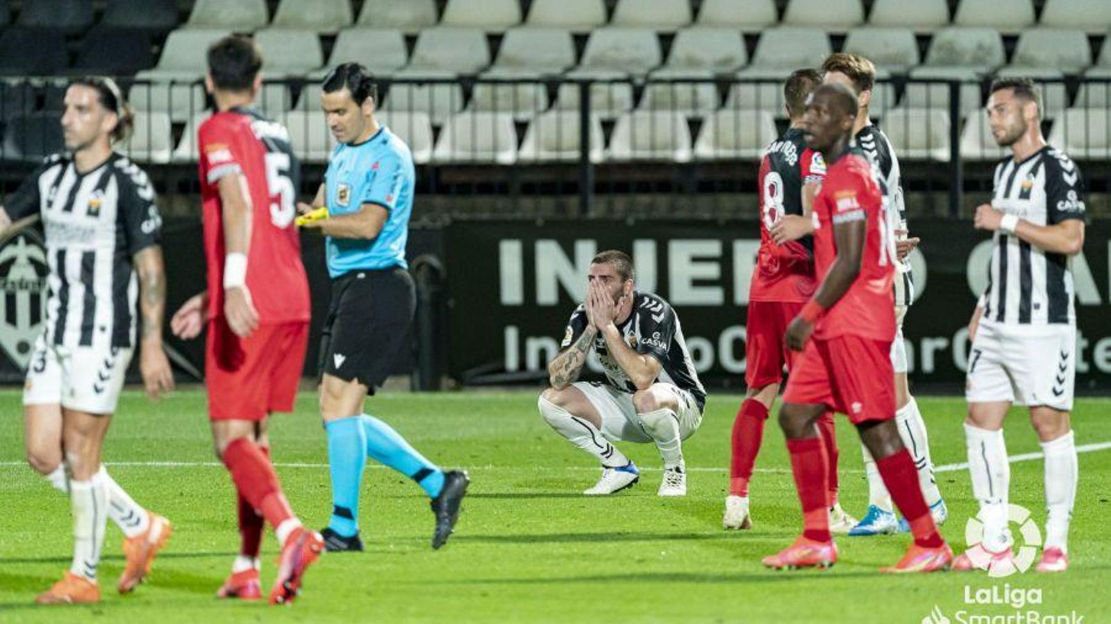 Rafa Gálvez es lamenta després del descens