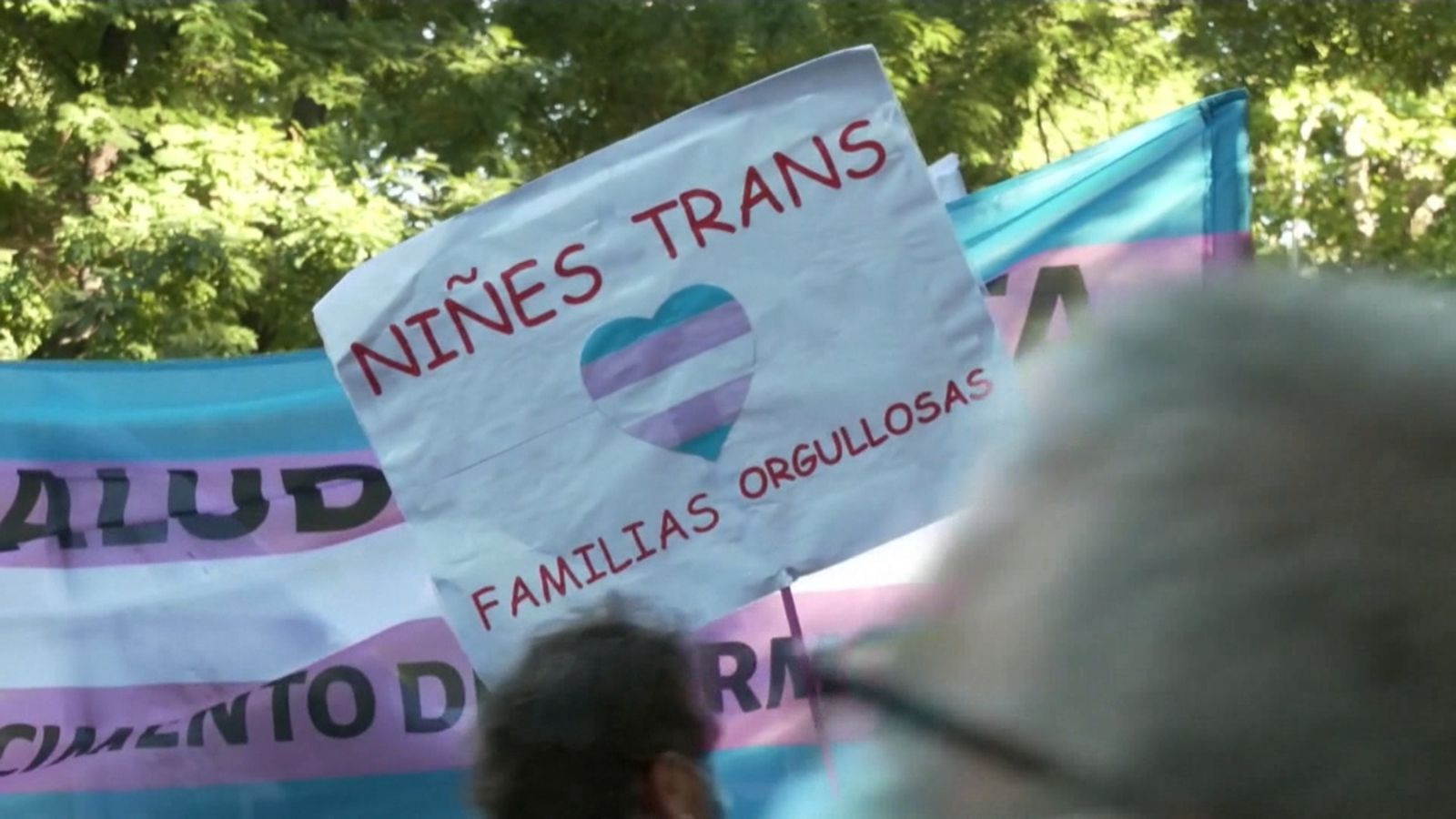 Imatge de la manifestació a València per la celebració de l'Orgull