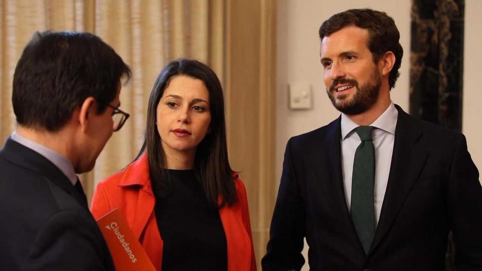 Imatge d'arxiu d'una reunió entre Casado i Arrimadas