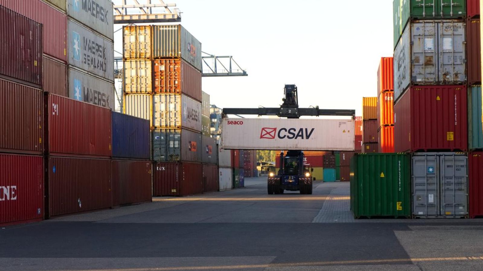 Imatge d'arxiu d'una terminal portuària