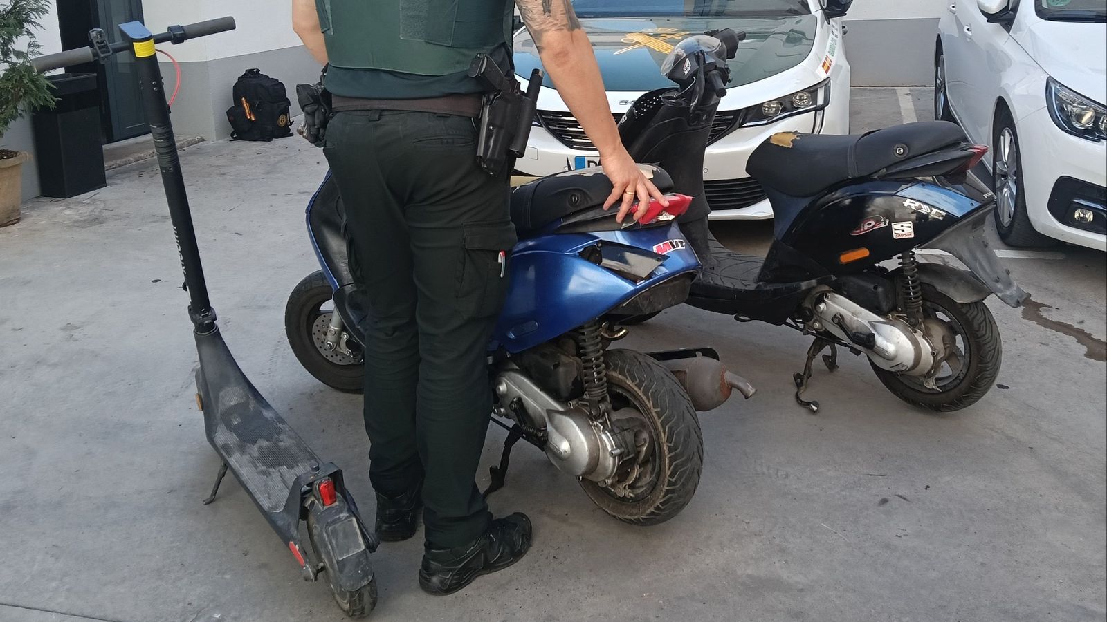 Alguns dels ciclomotros sostrets que ha recuperat la Guàrdia Civil