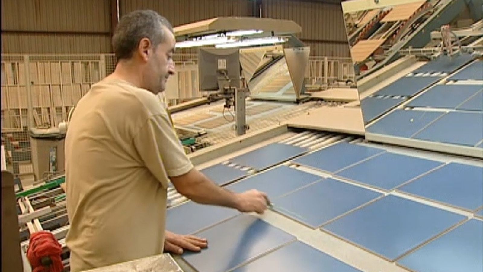 En imatge, un treballador del sector tauleller de Castelló