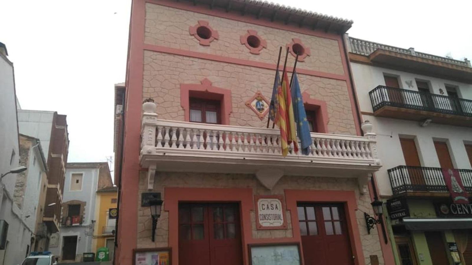 Façana de l'ajuntament de la Font de la Figuera