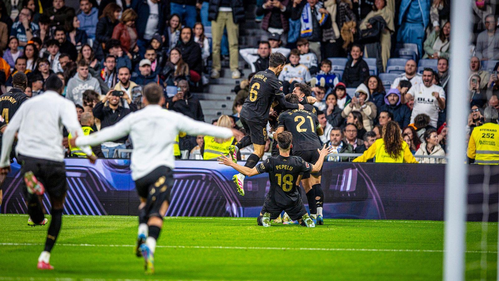 GnyS Z Els jugadors del València celebren el gol del triomf