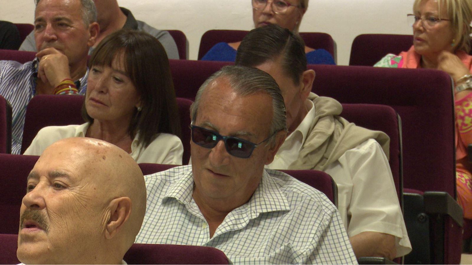 Carlos Fabra afirma en la seua autobiografia que el PP actual li fa pena