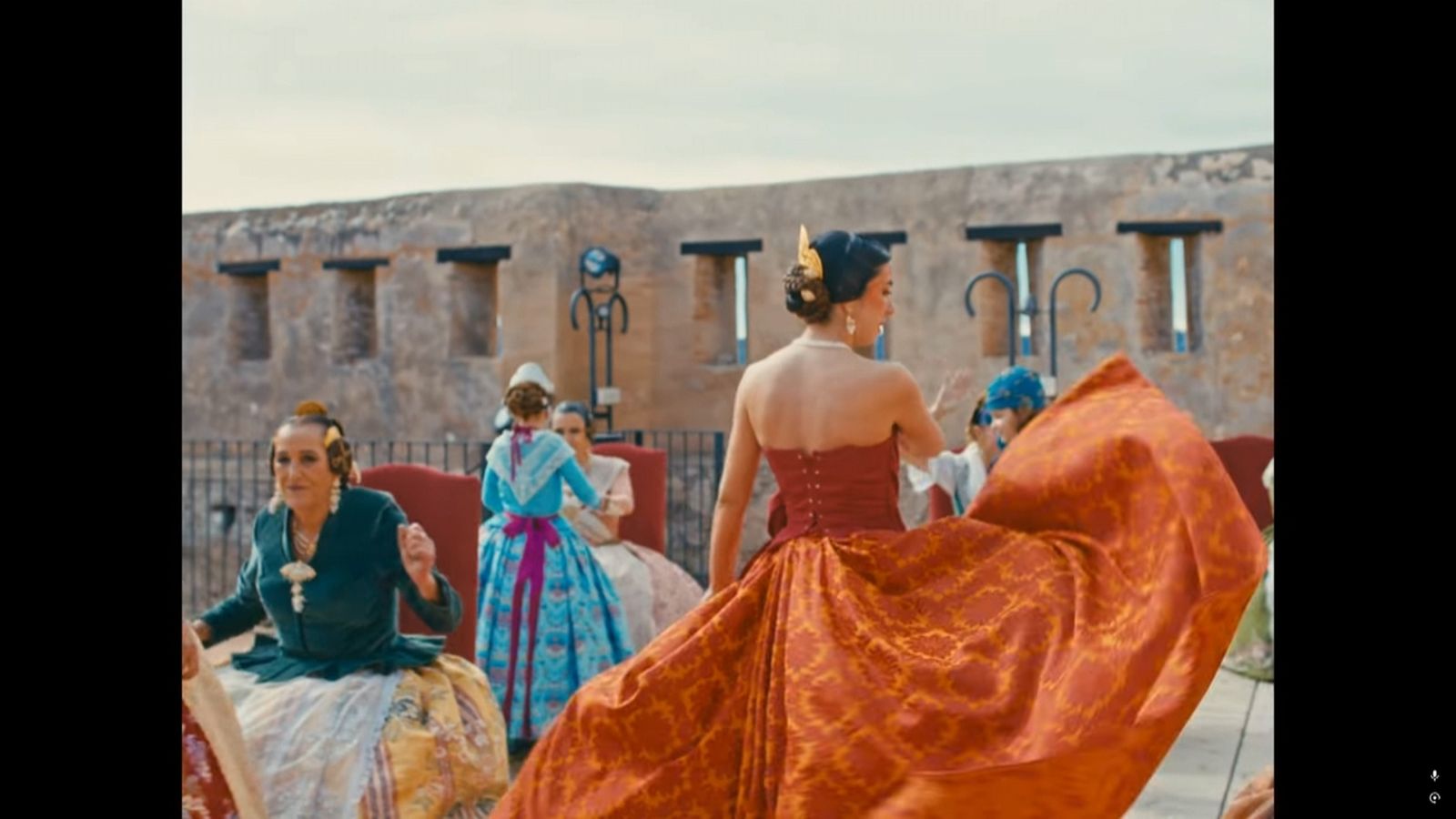 Juvika reinventa el clàssic "Xiqueta meua"