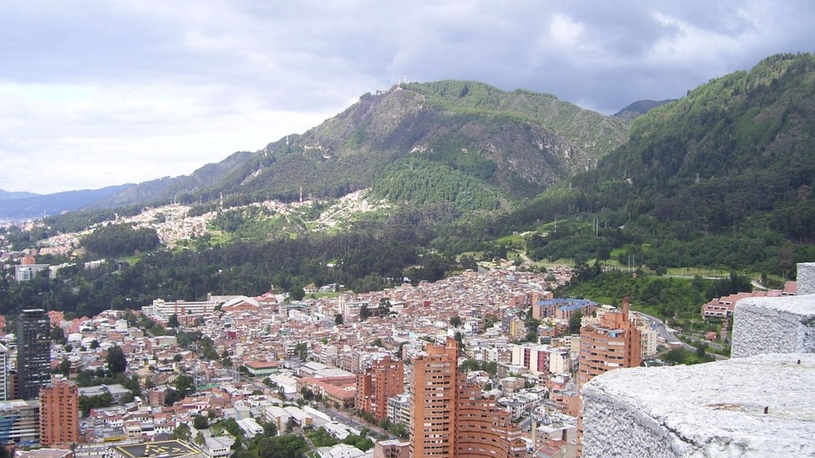 Almenys 14 persones mortes per una solsida al sud-oest de Colòmbia