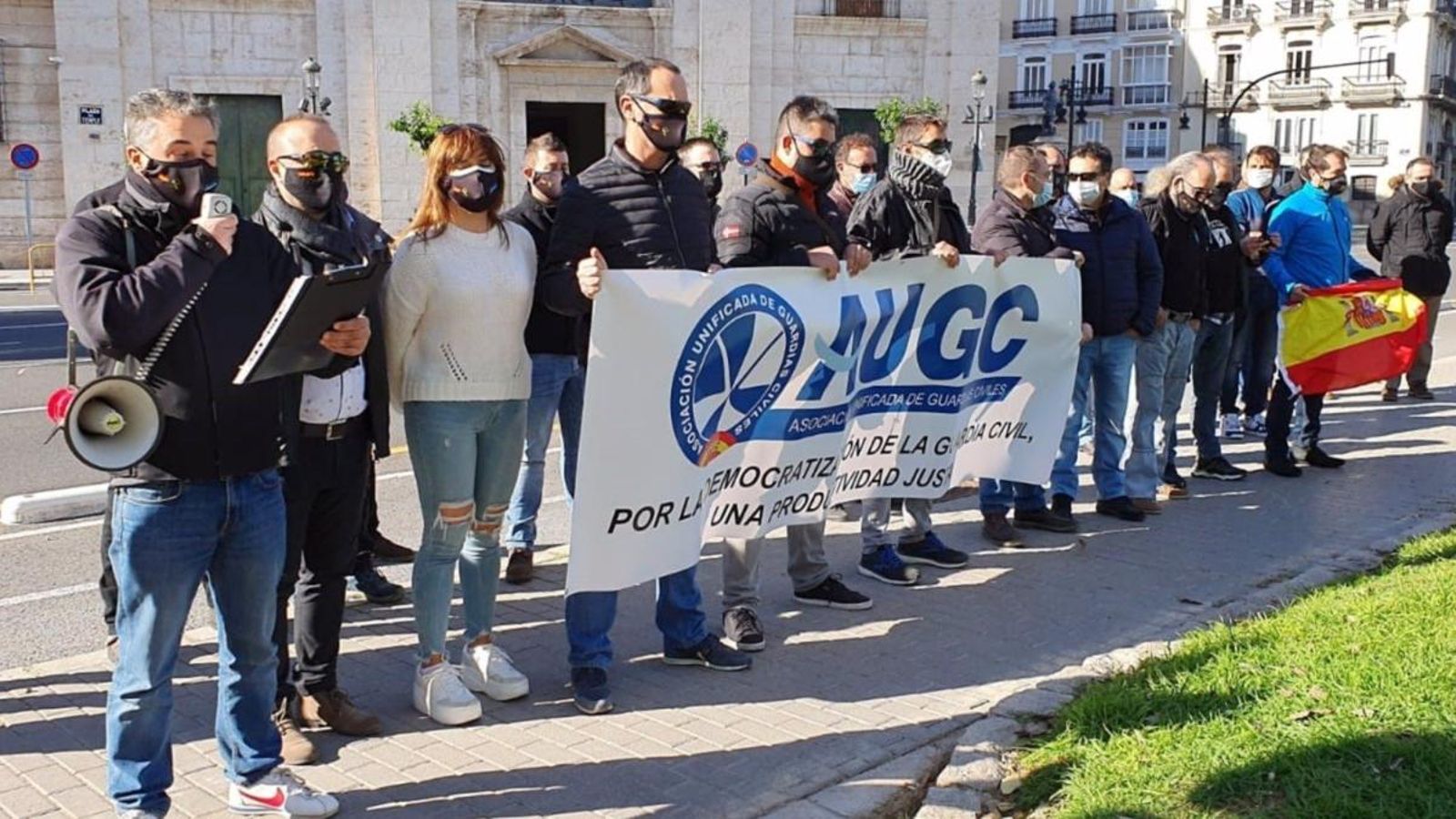 Manifestants de l'AUGC a la ciutat de València.