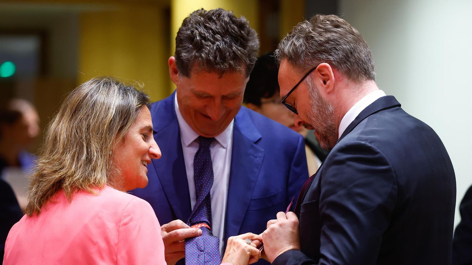 Teresa Ribera (esquerra) durant la reunió dels ministres d'Energia a Brussel·les aquest dimarts