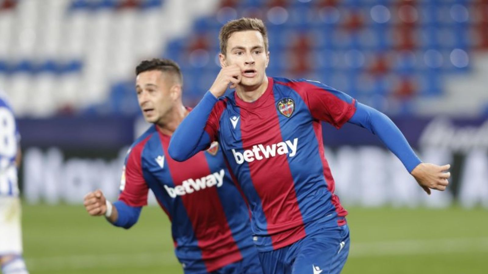 Jorge De Frutos celebra el gol de la victòria contra la Reial Societat