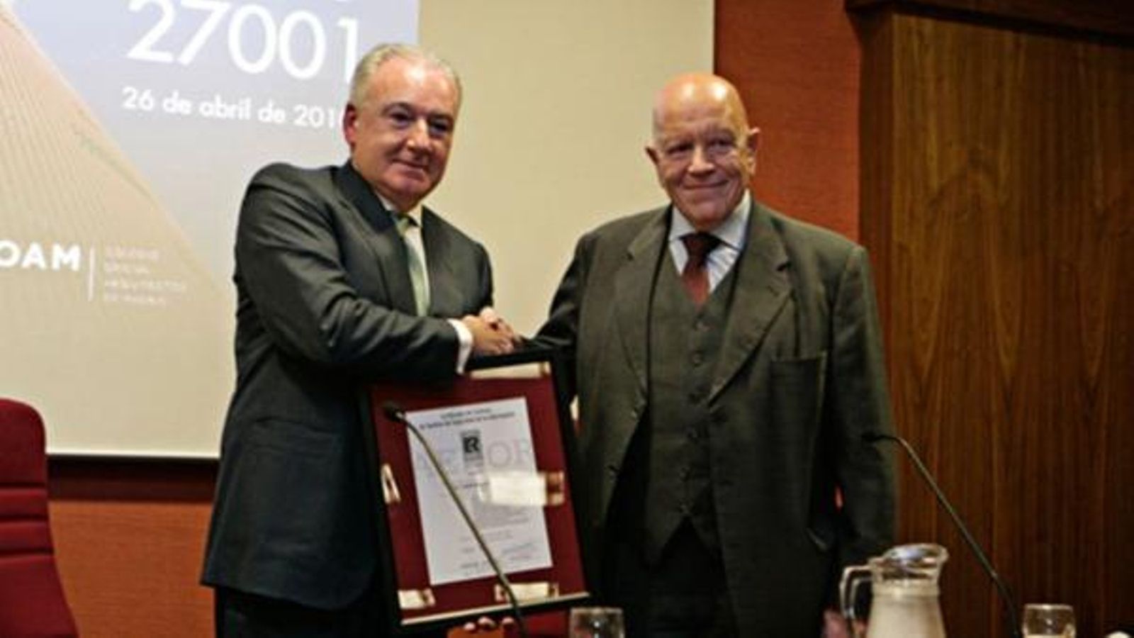 L’empresari José María Mayor Oreja (a l’esquerra), en una imatge d’arxiu