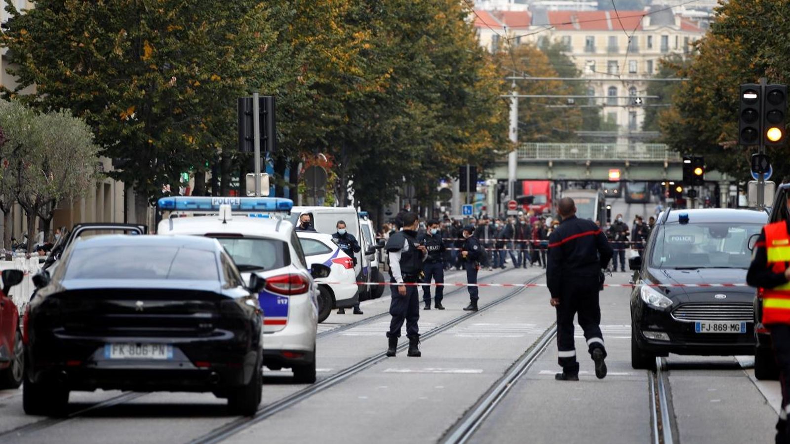 Tres morts en un atemptat terrorista amb arma blanca a Niça