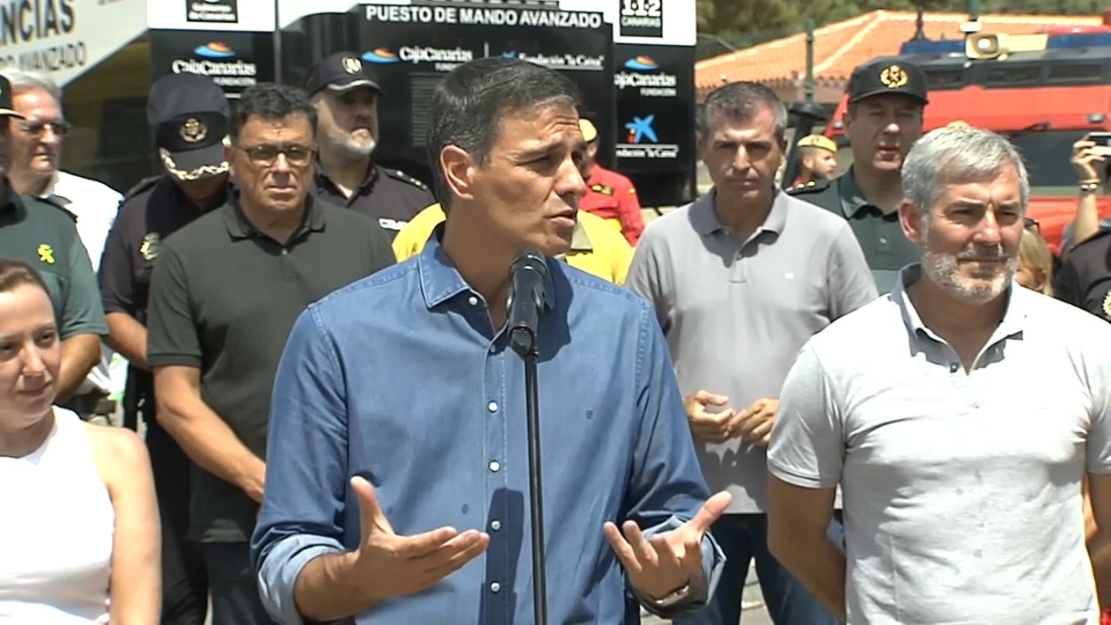 El cap de l'executiu espanyol, Pedro Sánchez, compareix en roda de premsa juntament amb el president autonòmic Fernando Clavijo