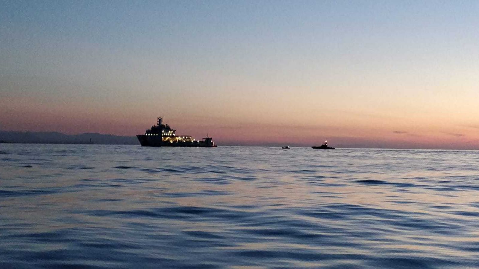 El Dattilo, a 1 milla de la costa de València.