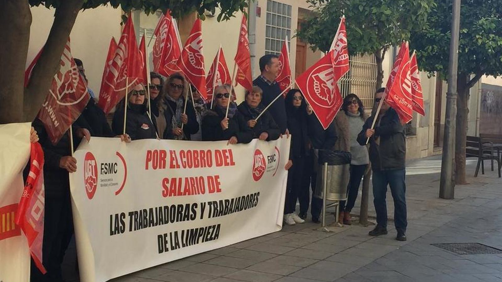 18.02.2019 | NM Entrevista a Encarna Vila, d\'UGPV, sobre la vaga per l\'impagament al personal de neteja