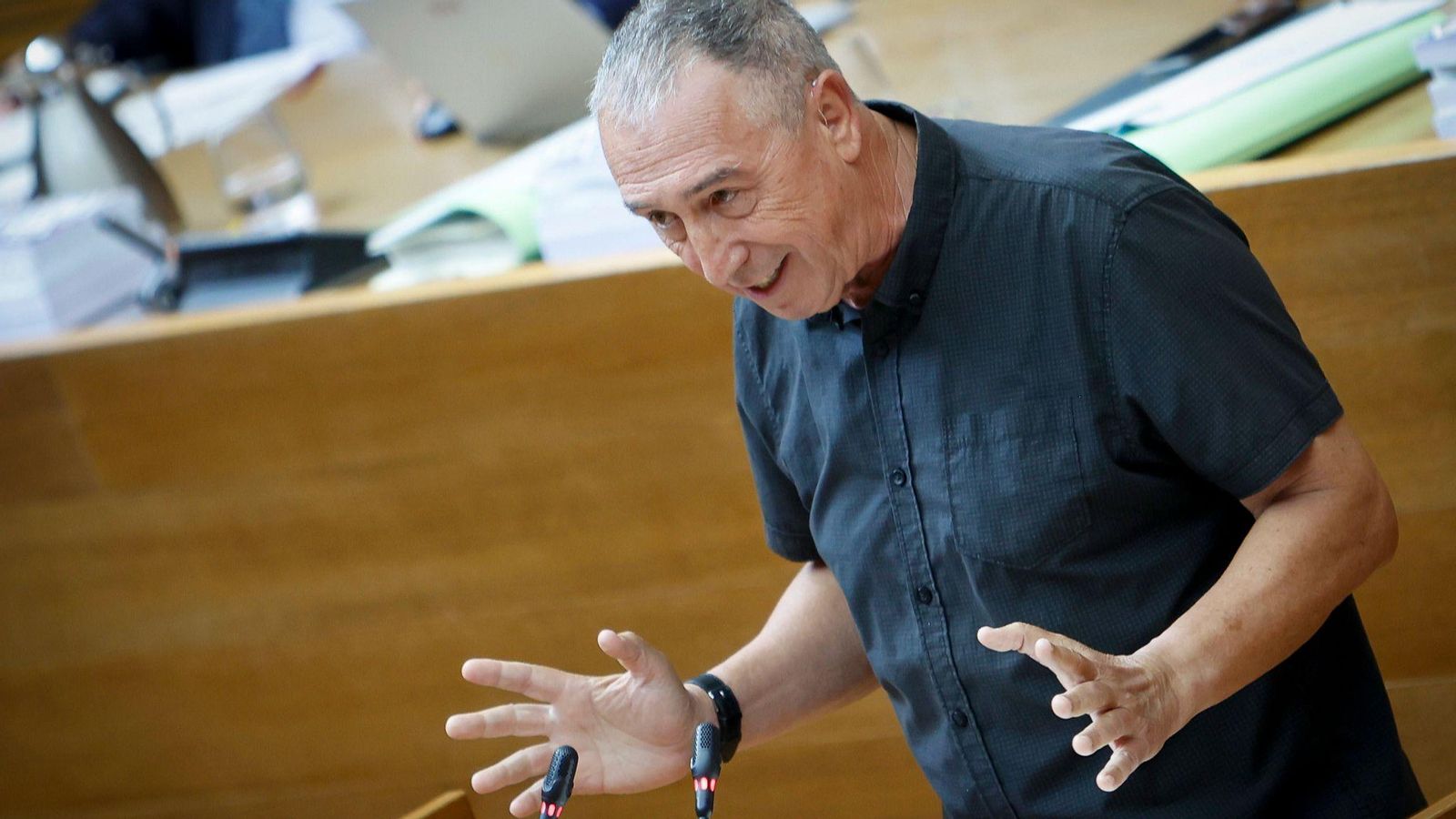 El síndic de Compromís, Joan Baldoví, durant la seua intervenció este dijous a les Corts