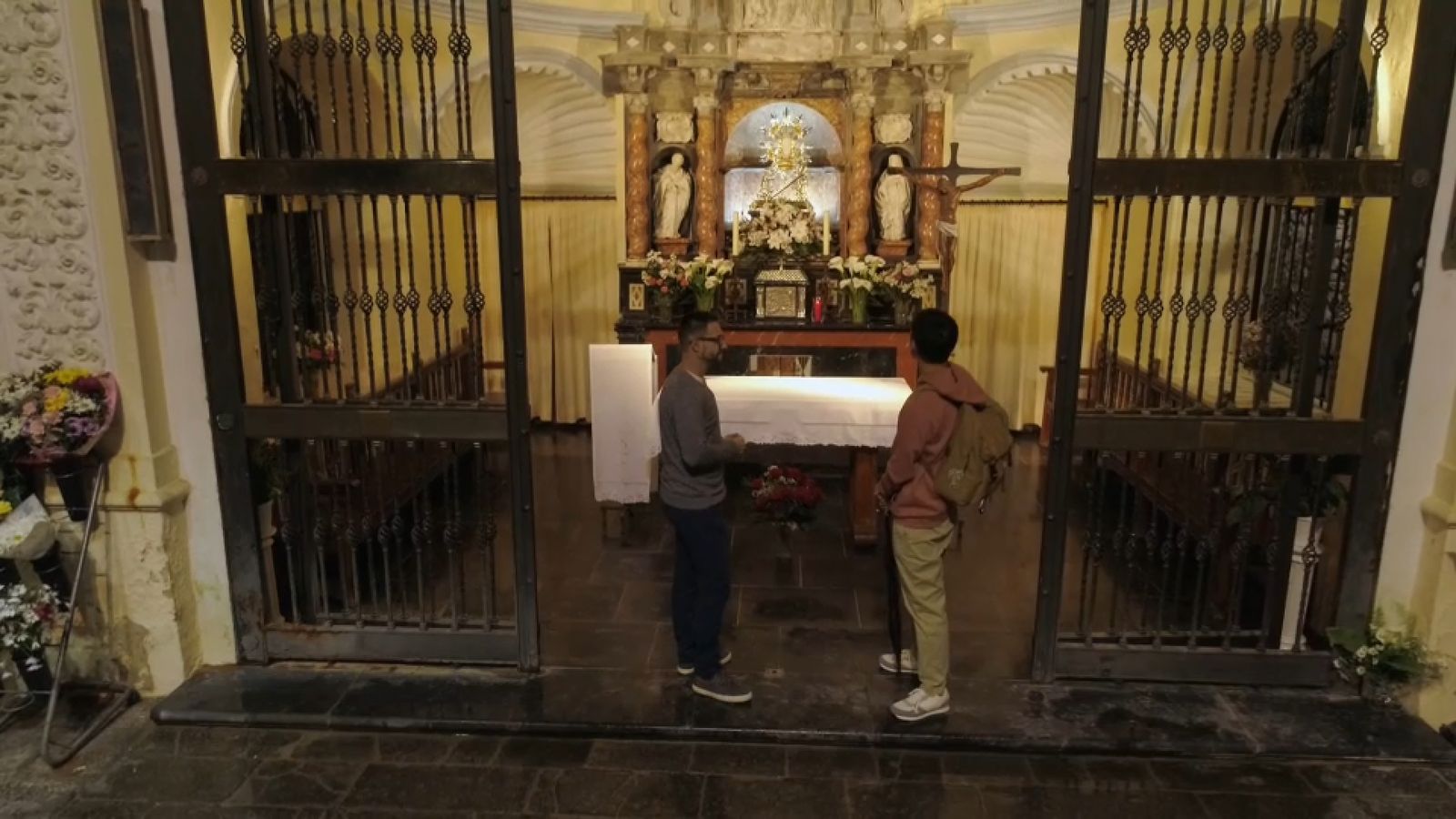 La devoció a la Mare de Déu de la Cova Santa va començar el 1573, arran de la curació d'un veí de Xèrica que patia lepra 