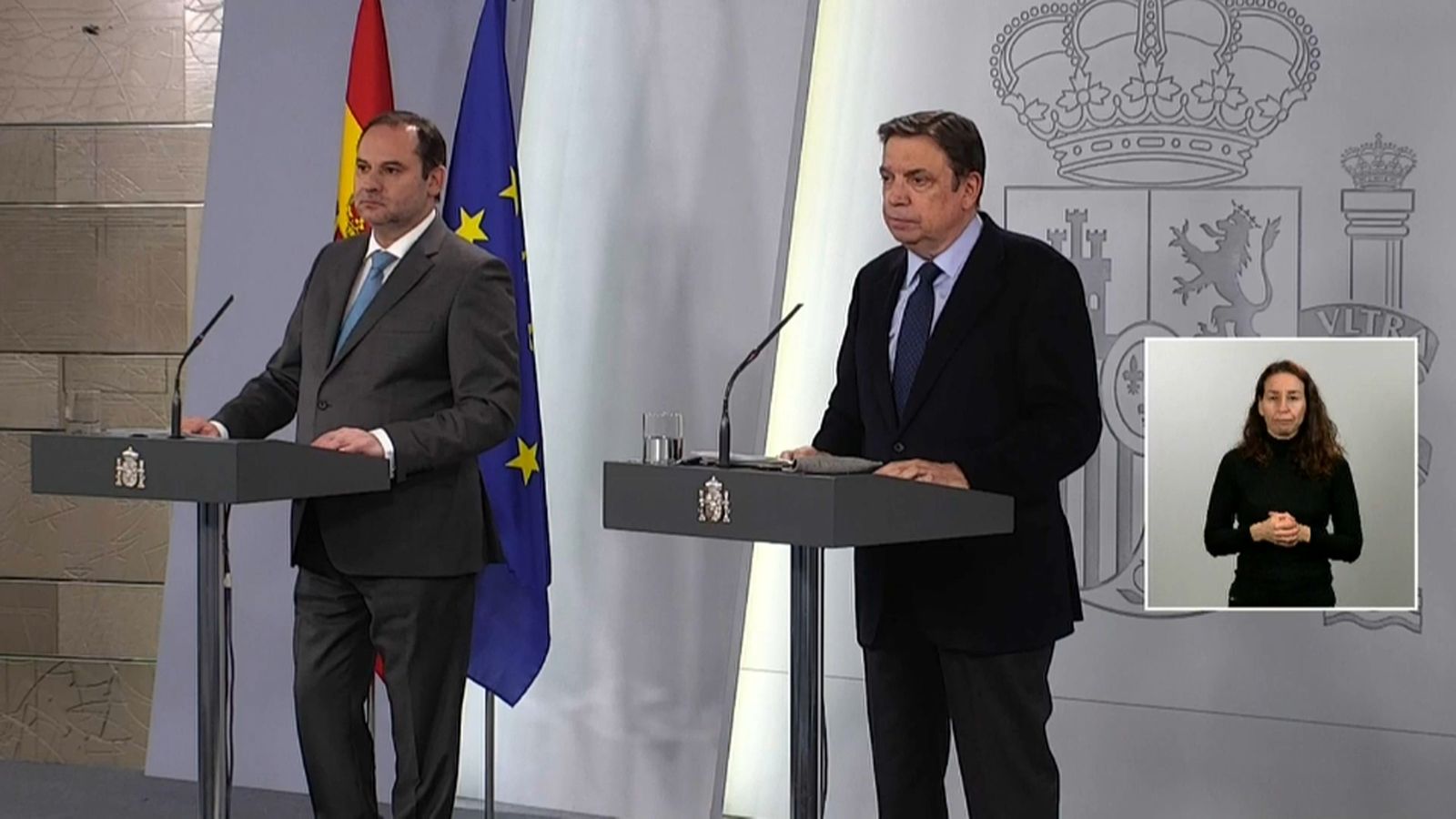 D'esquerra a dreta el ministre de Transports, José Luis Ábalos, i el d'Agricultura, Pesca i Alimentació, Luis Planas