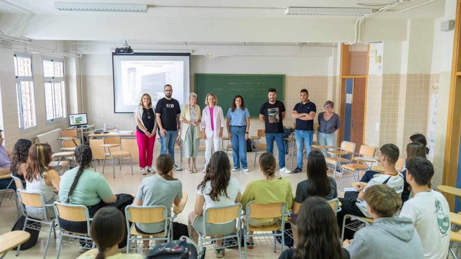 Xerrada al IES L'Arabí amb Helmtrud von Hagen i Paco Baeza