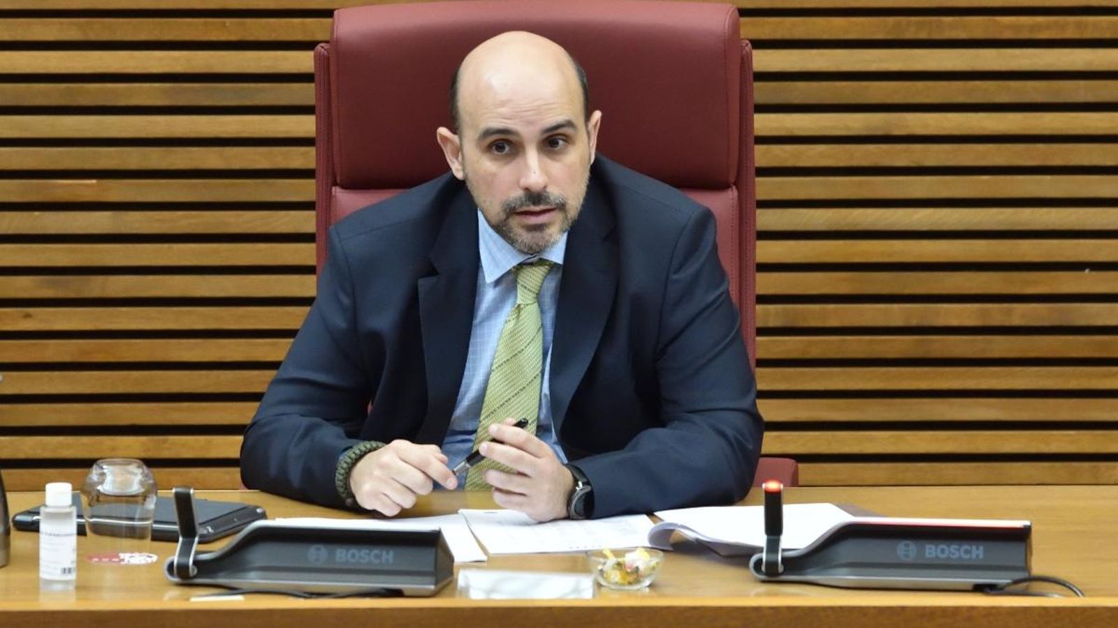 El representant d'ATA, hui, a les Corts.