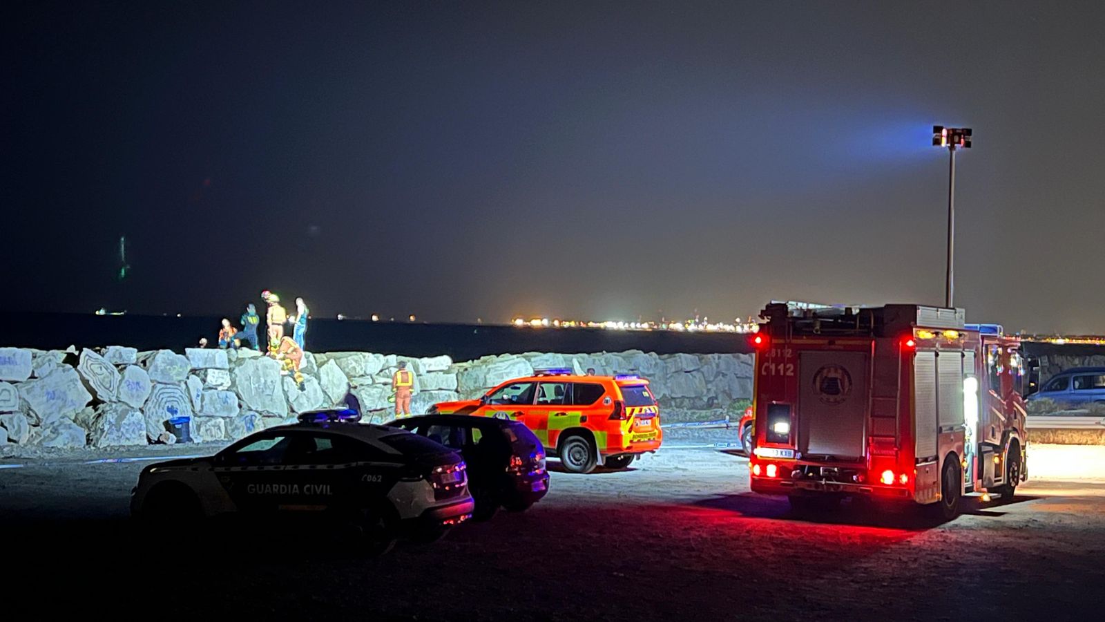 Els bombers arriben al lloc on han trobat el cos