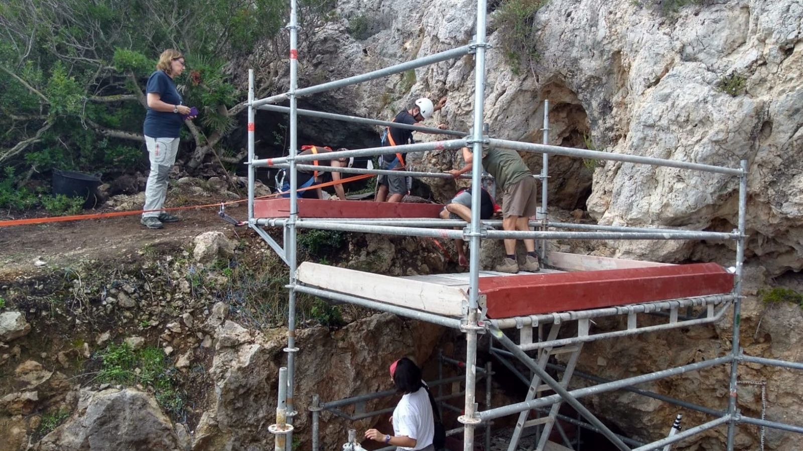 Imatge dels treballs en el jaciment paleolític de Cullera