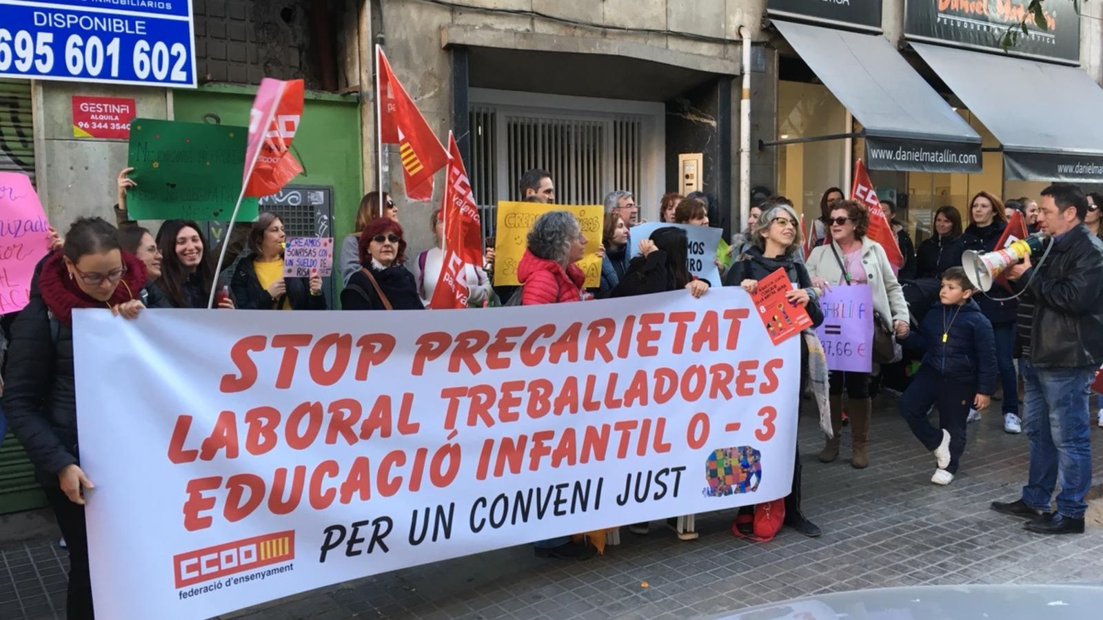 CCOO es manifesta per a exigir la dignificació de les escoles infantils
