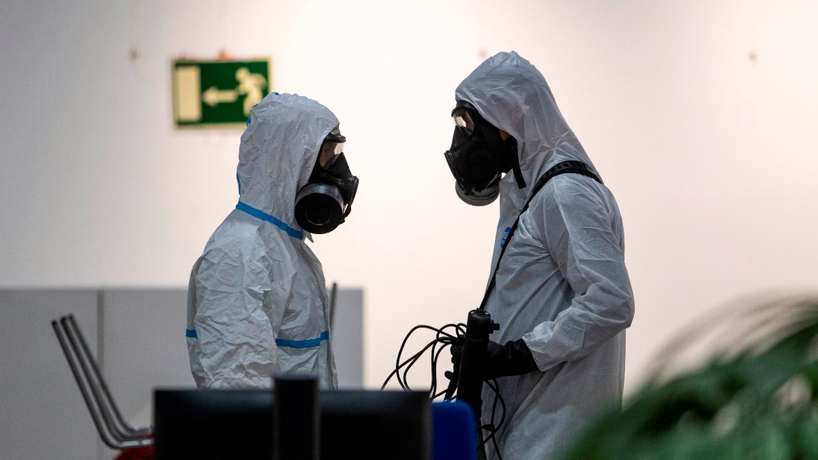 La UME desinfecta el Centre Cultural Lope de Vega de Madrid