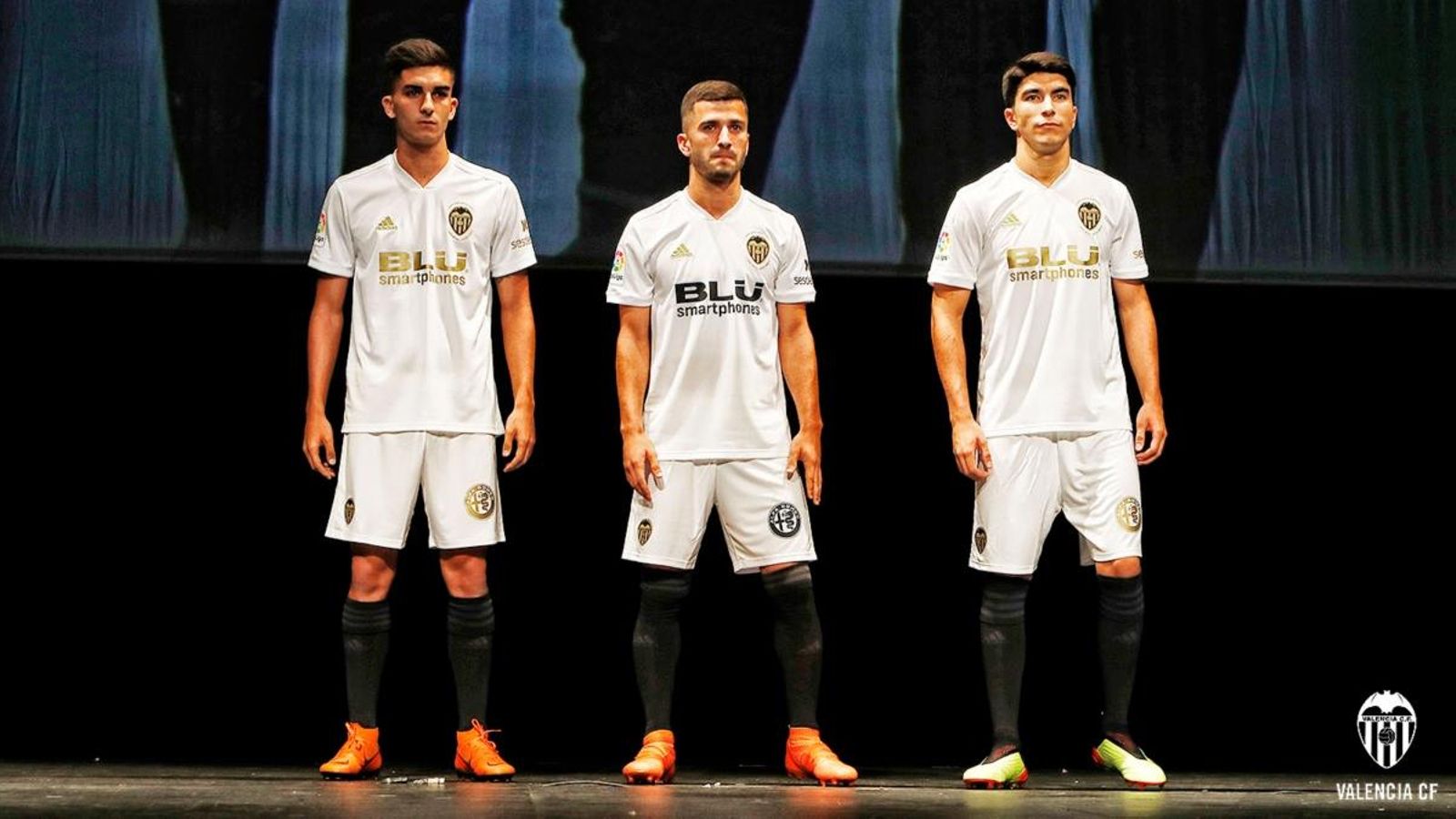 El blanc lluirà en l'equipament del Centenari