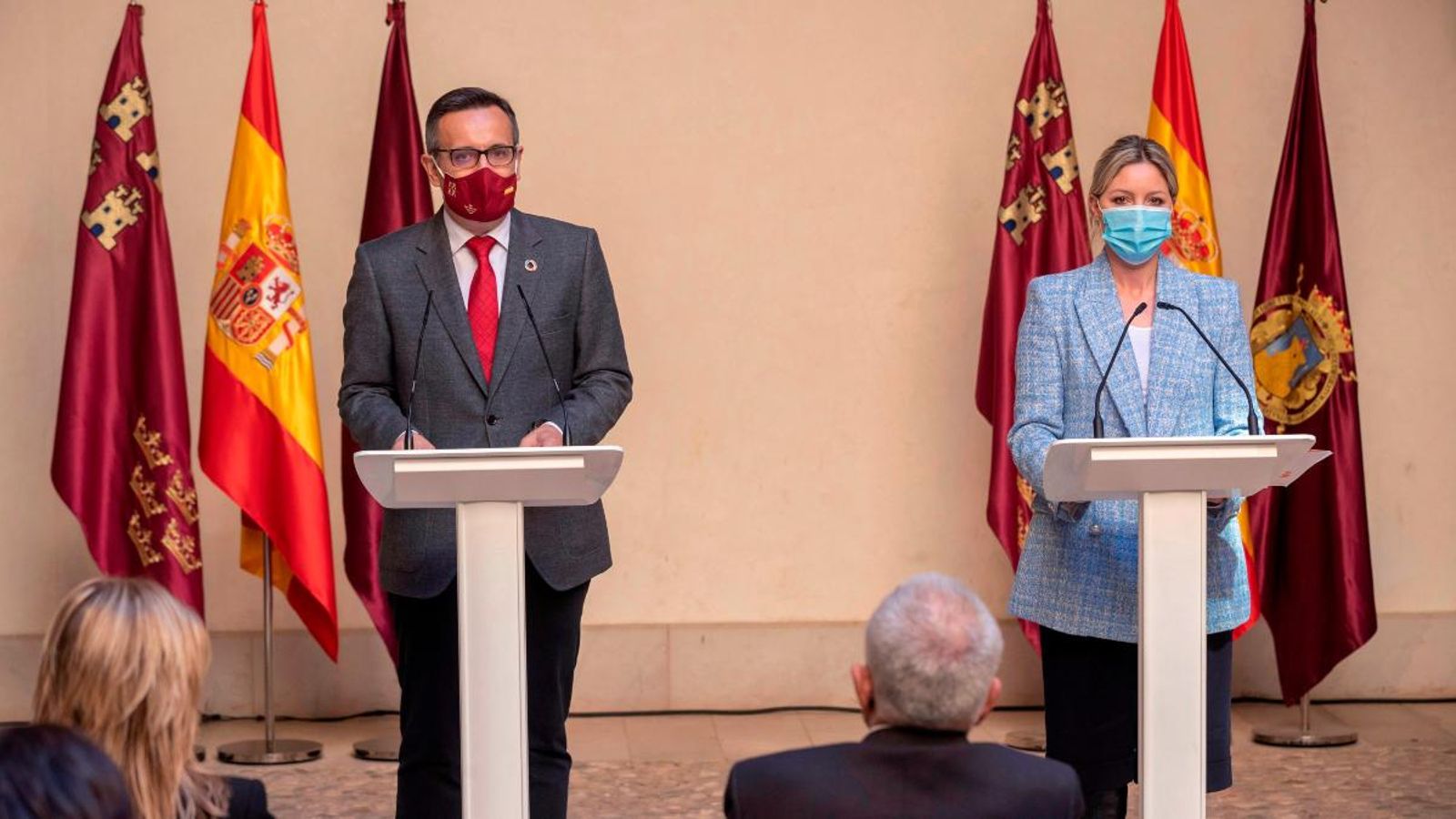 La coordinadora a Múrcia de Ciutadans i candidata a presidir la Comunitat de Múrcia, Ana Martinez Vidal, juntament amb el secretari general del PSOE a Múrcia, Diego Conesa.