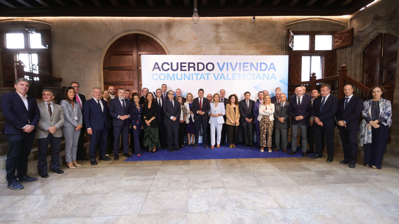 Mazón ha firmat este dimecres l’Acord per la Vivenda amb tots els agents implicats Mazón ha firmat este dimecres l’Acord per la Vivenda amb tots els agents implicats