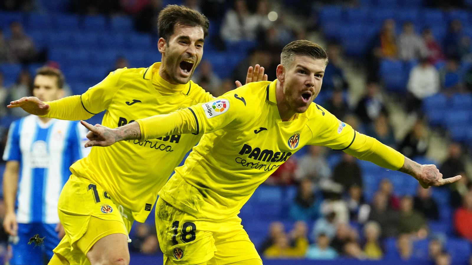 Manu Trigueros i Alberto Moreno celebren el gol del Vila-real