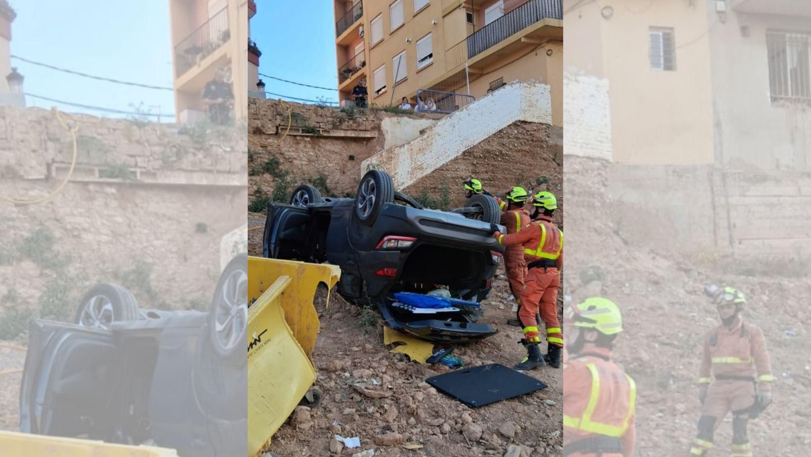 Cotxe accidentat al barranc de Paiporta