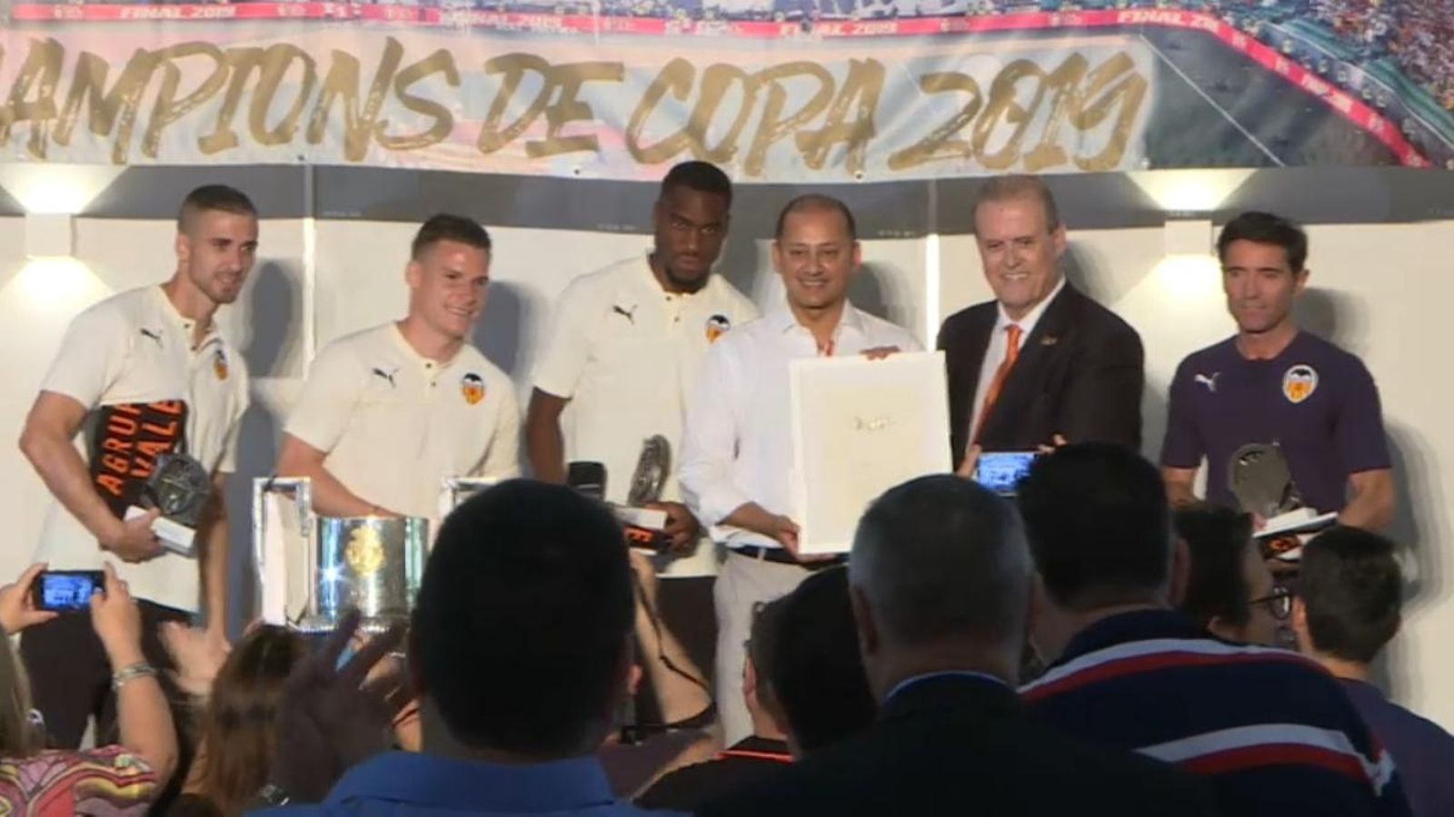 L\'afició valencianista agafa forces amb la Copa