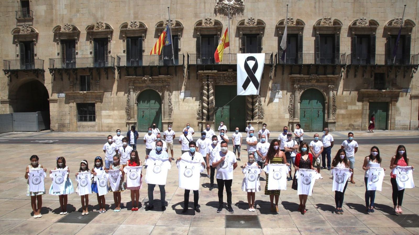 Concentració d'artistes foguerers a Alacant