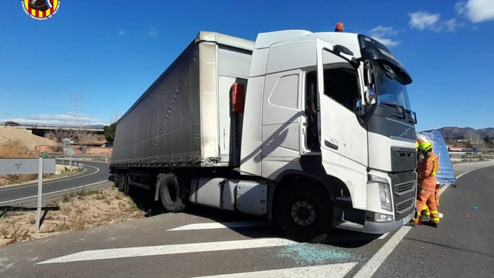 Imatge del camió accidentat