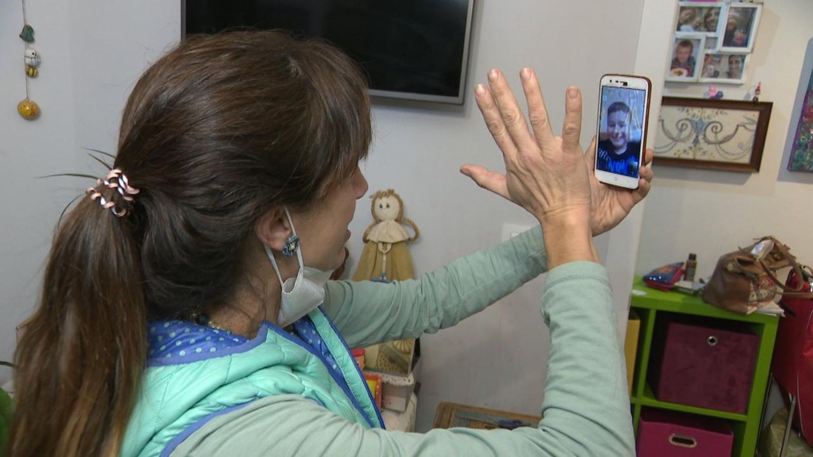 Una de les famílies valencianes d'acollida manté el contacte amb el xiquet ucraïnés