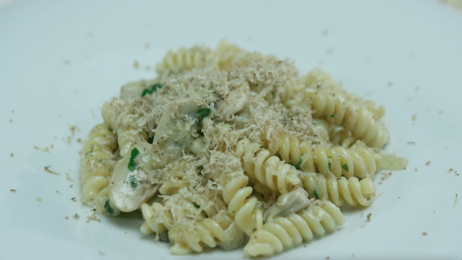 Espirals amb salsa de bolets i tòfona