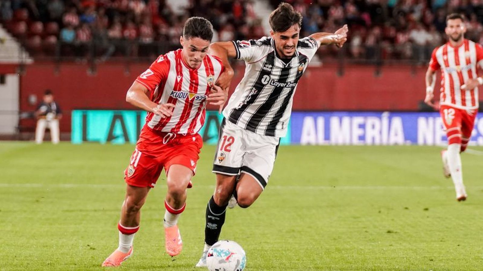 Lucas Alcázar, en el partit de la primera volta