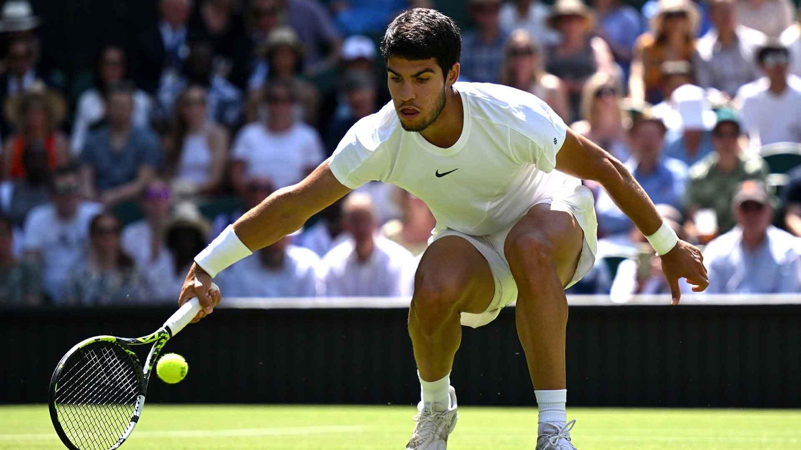 Alcaraz, durant un partit de l'any passat a Wimbledon
