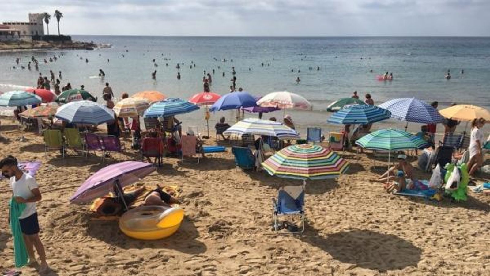 Imatge d'una platja de Torrevella.