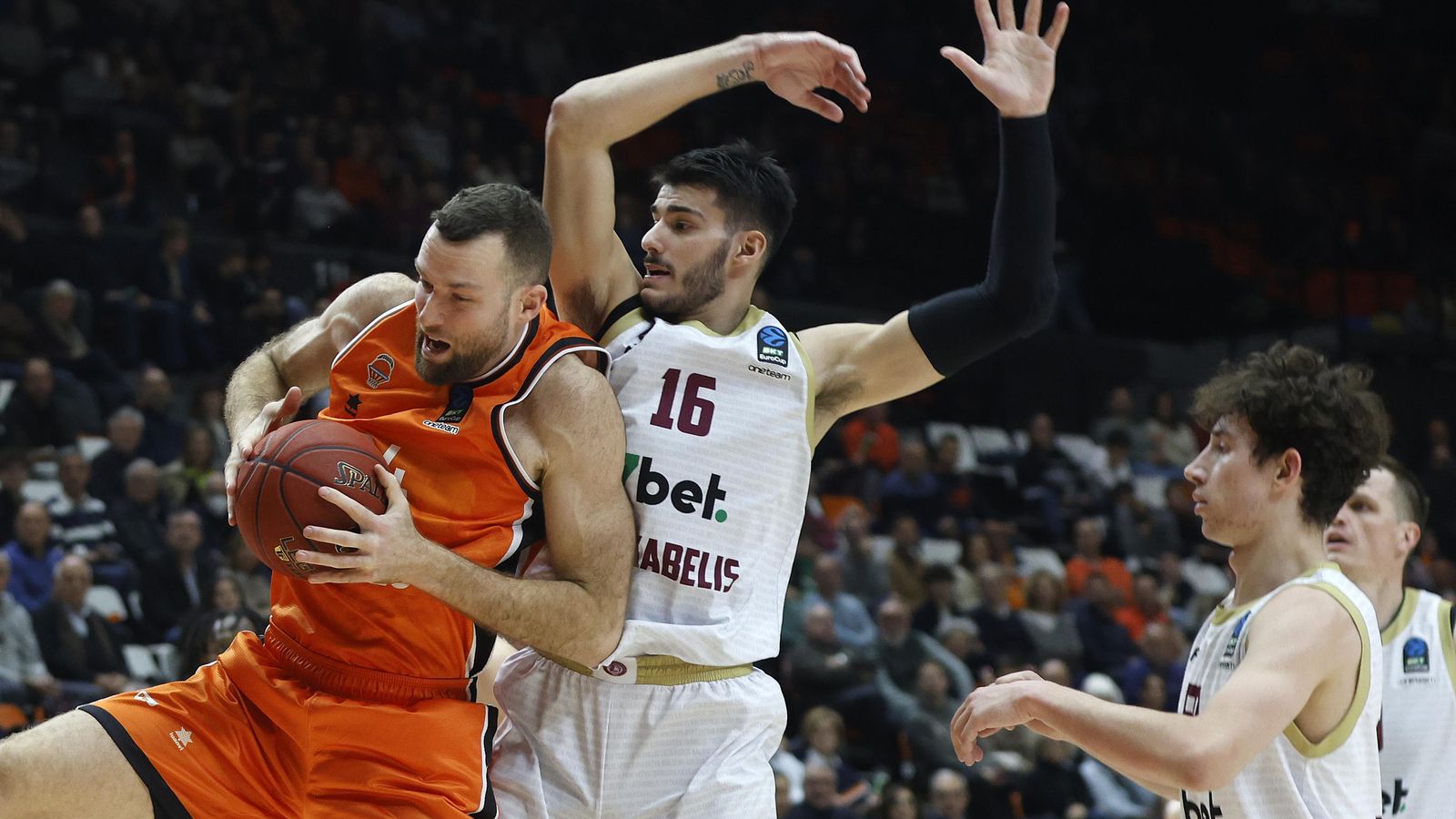 Imatge del partit entre el València Basket i el Lietkabelis