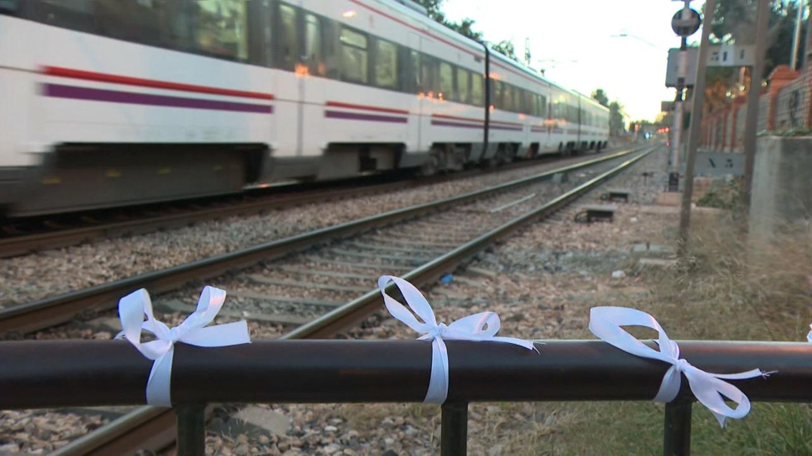 Pas a nivell a l'estació d'Alfafar-Benetússer