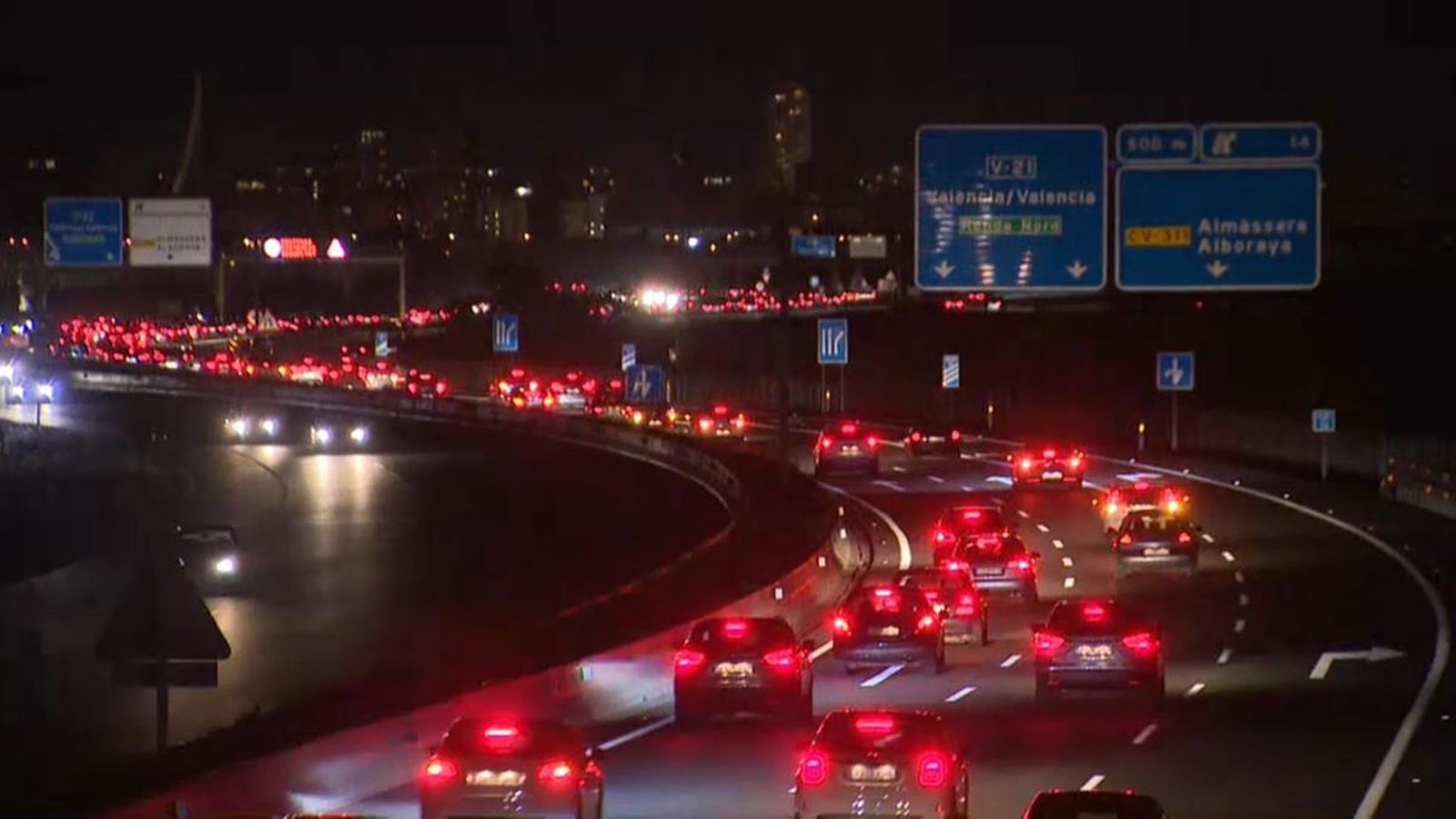 Retencions a les entrades a València en la tornada del pont de Tots Sants